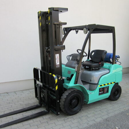Mitsubishi FG25N használt gázüzemű targonca