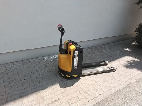 YALE MP16 elektromos használt gyalogkíséretű raklapszállító