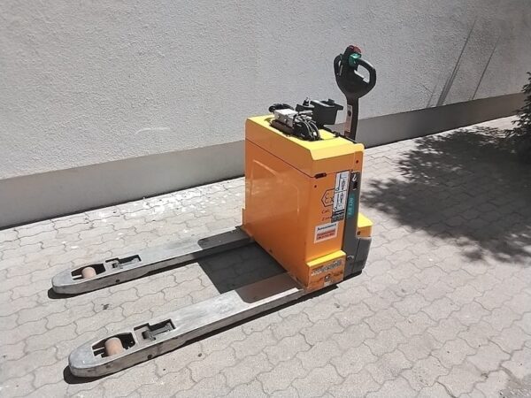 Jungheinrich EJE120 elektromos használt gyalogkíséretű raklapszállító - amerikai raklapos kivitel