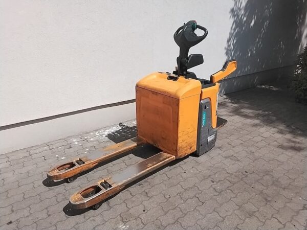 Jungheinrich ERE120 elektromos használt raklapszállító