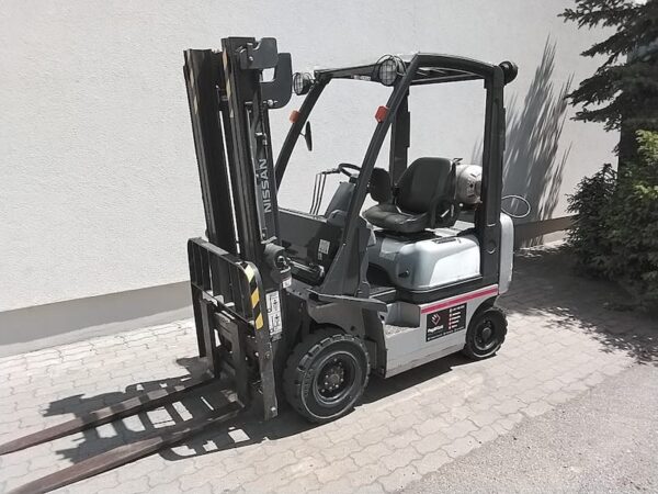 NISSAN DX 15 gázüzemű használt targonca