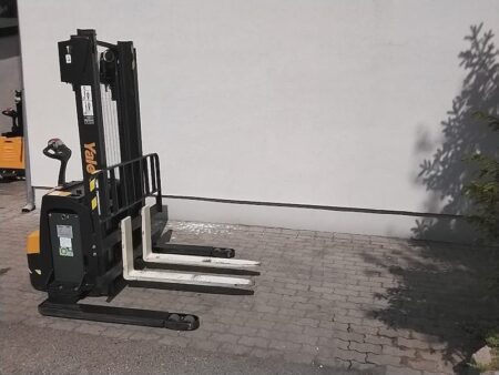 YALE MS16SL elektromos használt gyalogkíséretű magasemelésű raktártechnikai targonca