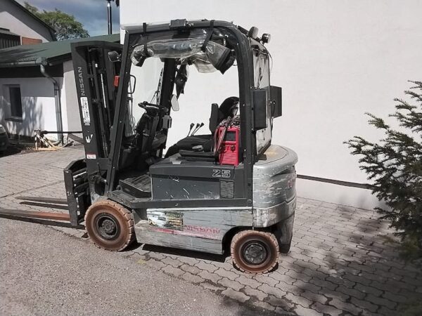 NISSAN QX2-25 elektromos használt targonca