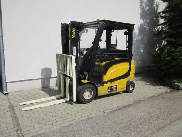 YALE ERP30VL elektromos használt targonca