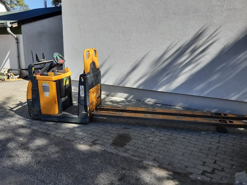 Jungheinrich ECE230 elektromos raklapszállító 2 PEG300201 2 Használt targonca